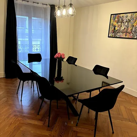 5 Center Of Geneva, 115 M2 , Private Parking Appartement *